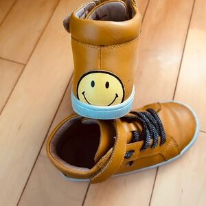 Old Soles Leather Mustard High-Top Sneakers Smiley Face size 9. European size 27